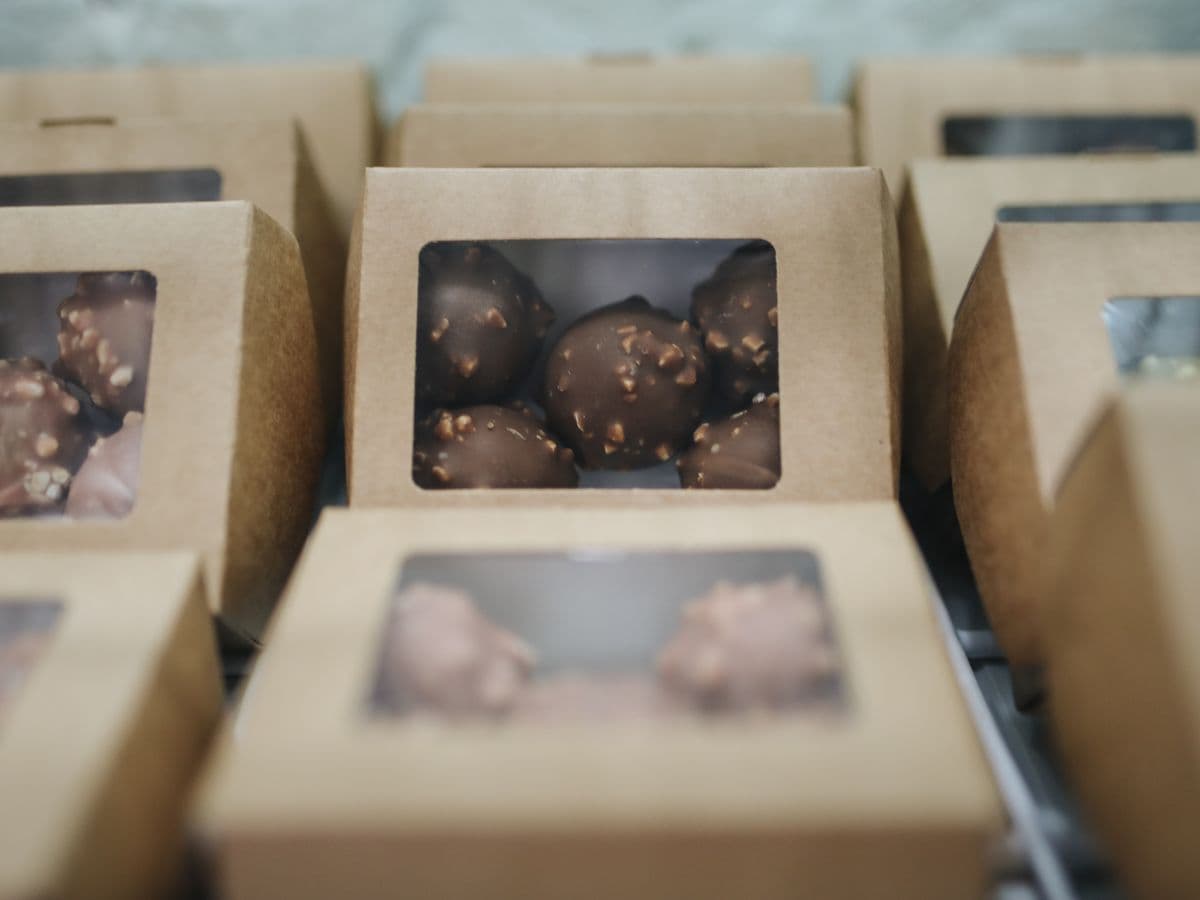 Bombons sortidos — caixa com 12
